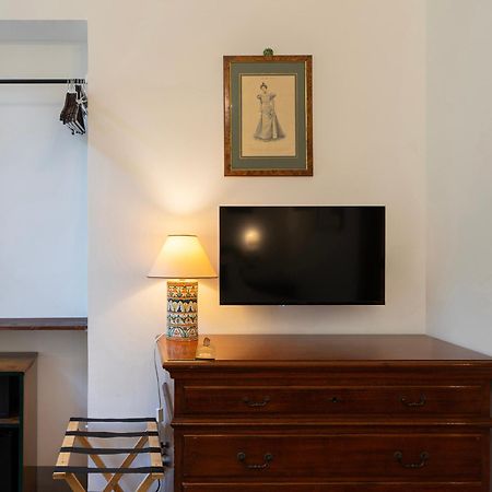 Borgia Di Firenze Bed & Breakfast ภายนอก รูปภาพ